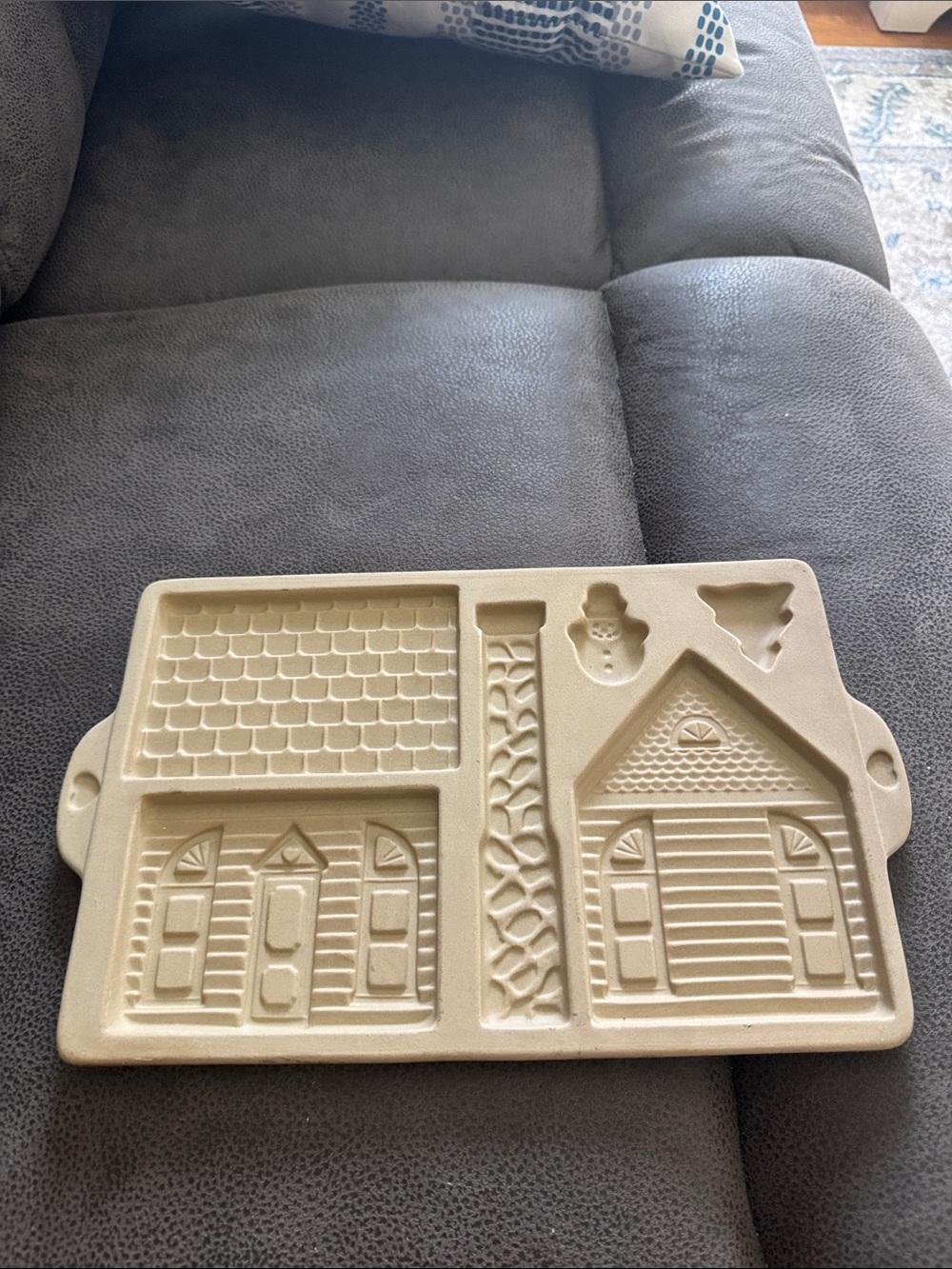 Pampered Chef Stoneware Gingerbread House Maker